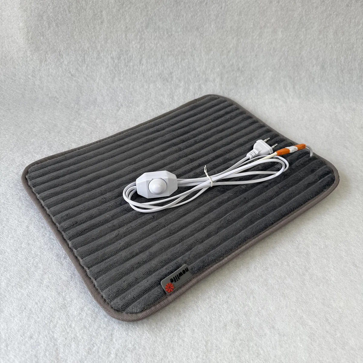 تشک برقی ضد آب 35×45 نیولایف